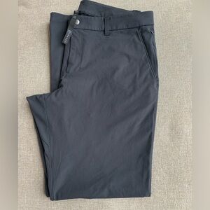 Men’s Lululemon Commission Size 36x33 Black Pants